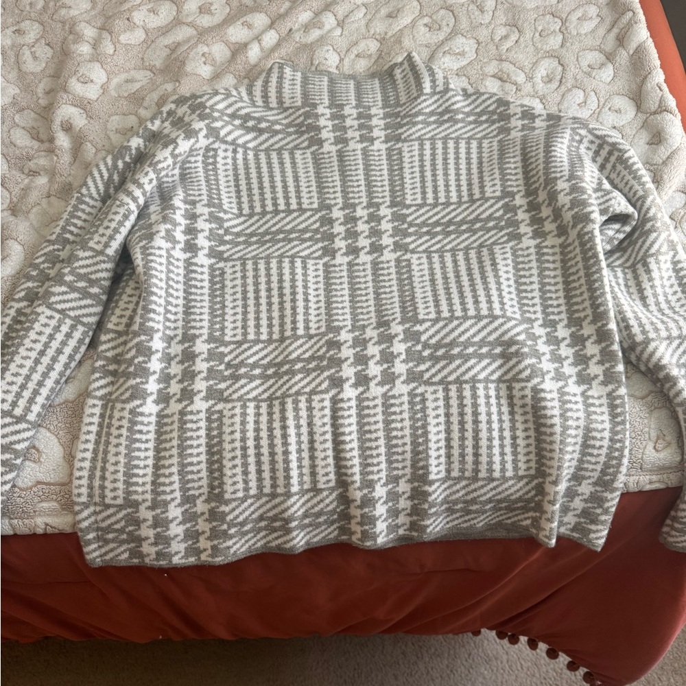 Max Studio Gray Plaid Turtleneck Sweater